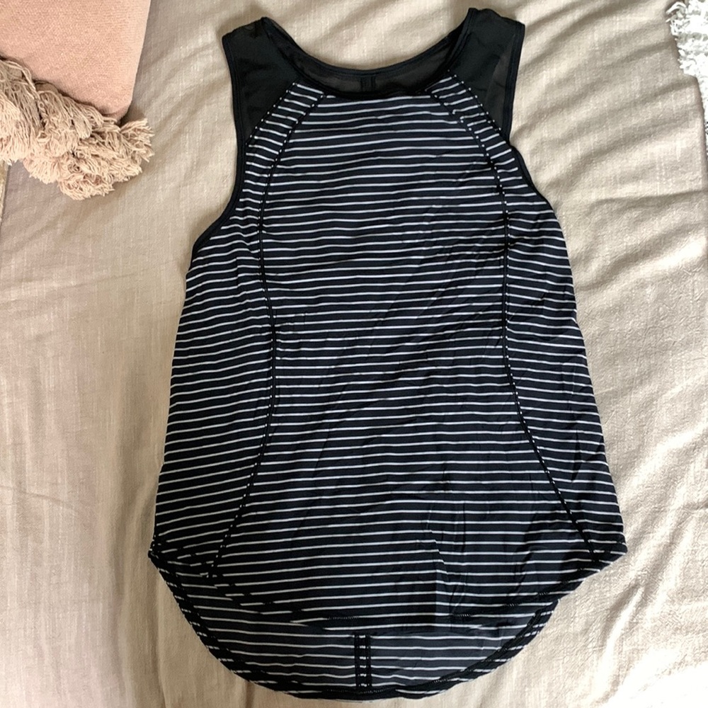Lululemon black & white mesh tank top
